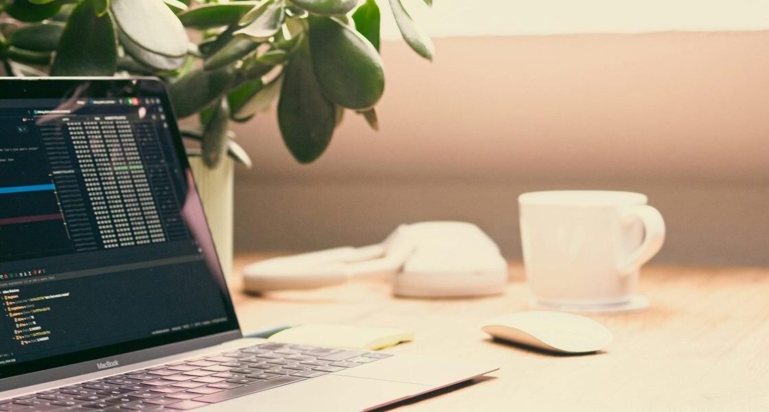This article evaluates the Weebly free website plan and compares it with the top free and low-cost alternatives in 2026, including Wix, WordPress.com, Squarespa...